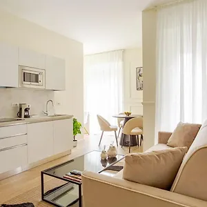 Champagne Apartment Milan