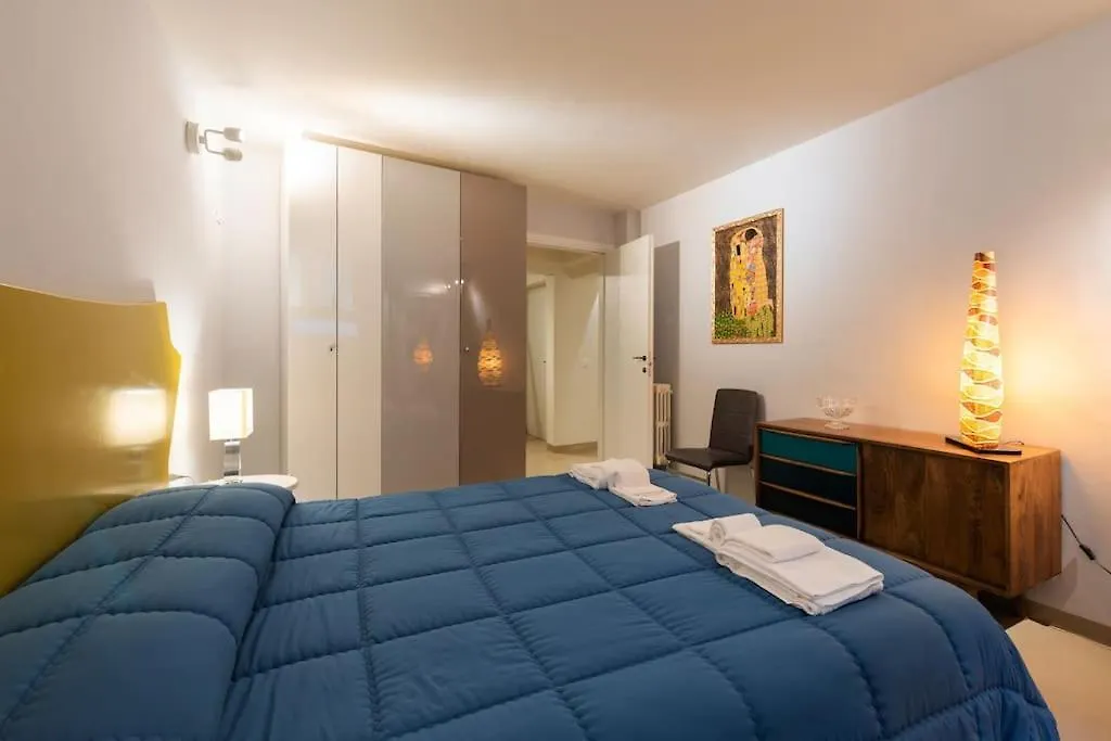 Arch Apartment Duomo - Firenze 0*,  Italia