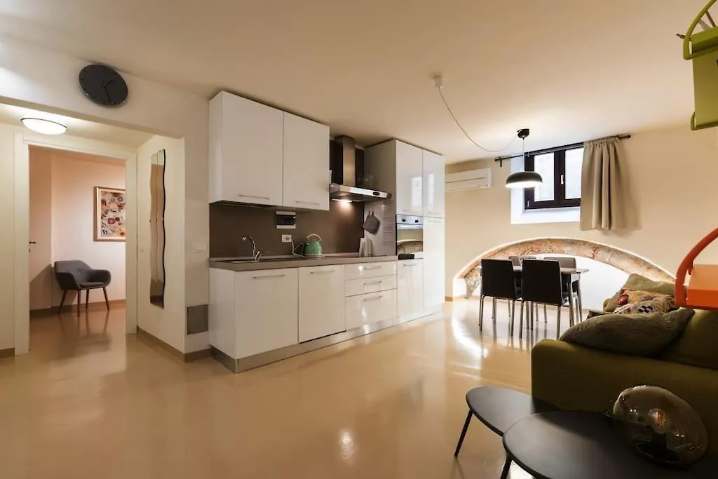 Arch Apartment Duomo - Firenze 0*,