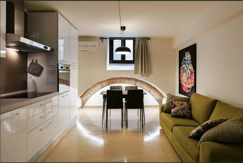 Arch Apartment Duomo - Firenze 0*,  Italia